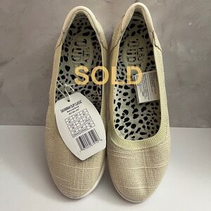 ⛔️SOLD⛔️ NWT Hey Dude Women’s Savannah Natural Gold Slip-on Sneaker Size 7